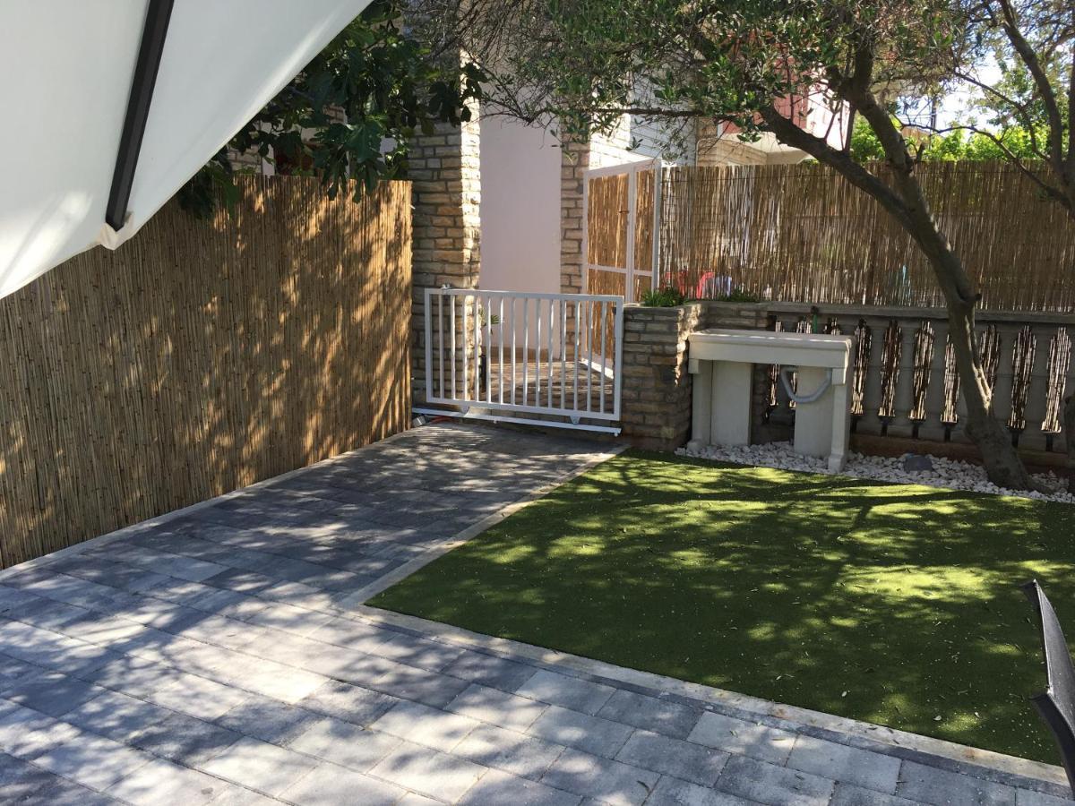 Apartment With Private Pool Sukosan Ngoại thất bức ảnh