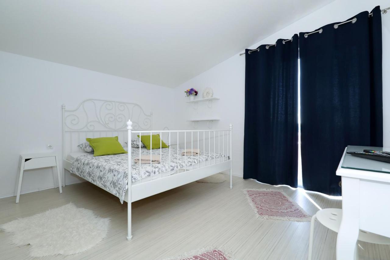 Apartment With Private Pool Sukosan Ngoại thất bức ảnh