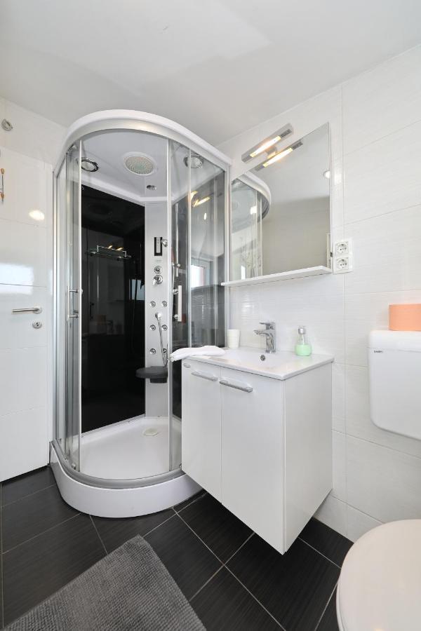 Apartment With Private Pool Sukosan Ngoại thất bức ảnh