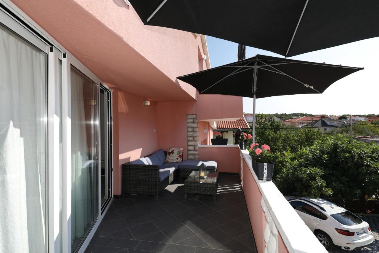 Apartment With Private Pool Sukosan Ngoại thất bức ảnh